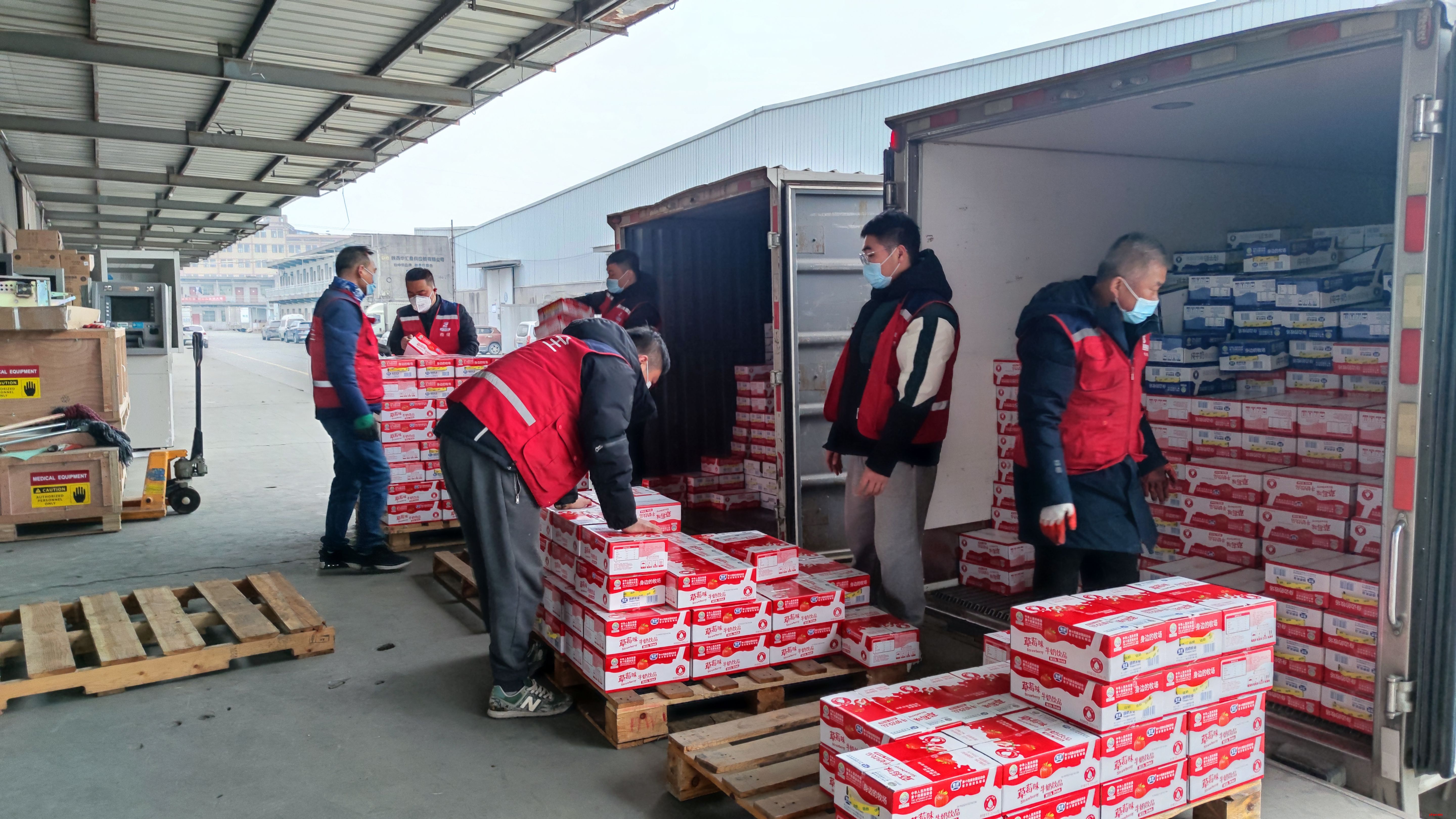 六村堡物流园南区:疫情防控不停歇 民生保供不打烊